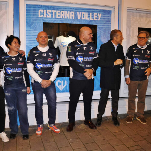 Cisterna Volley vetrine