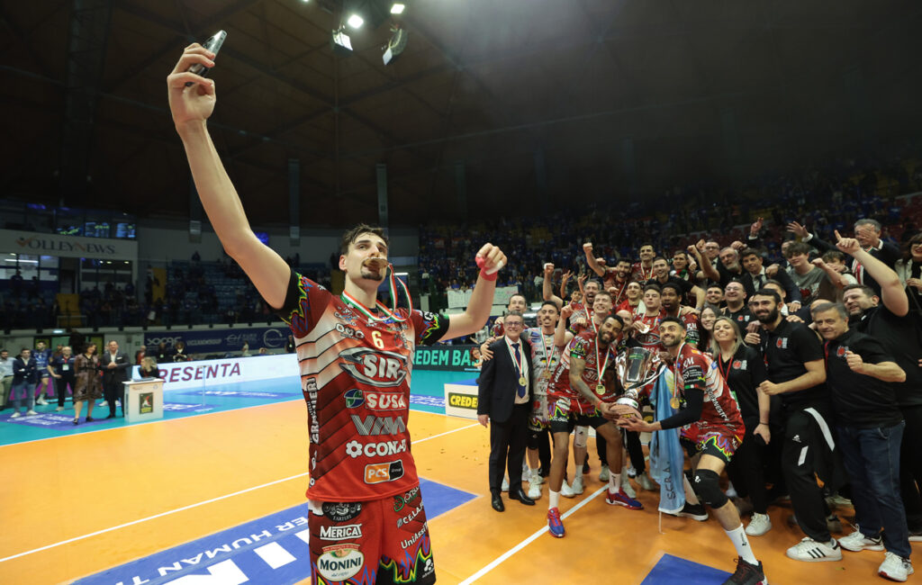 Simone Giannelli Sir Susa Vim Perugia selfie scudetto